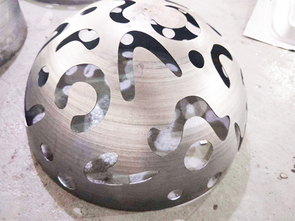 三维激光切割机切割灯饰